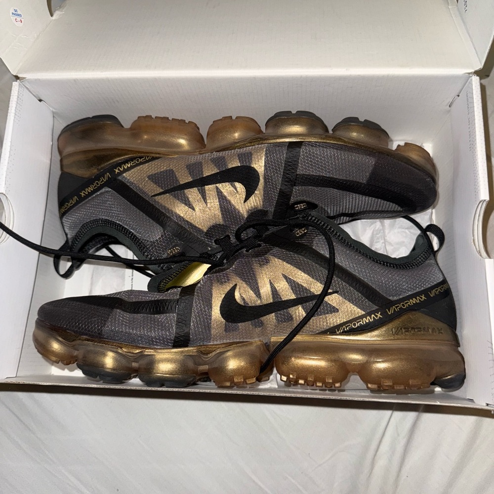 Nike air Vapormax 2019 black metallic gold